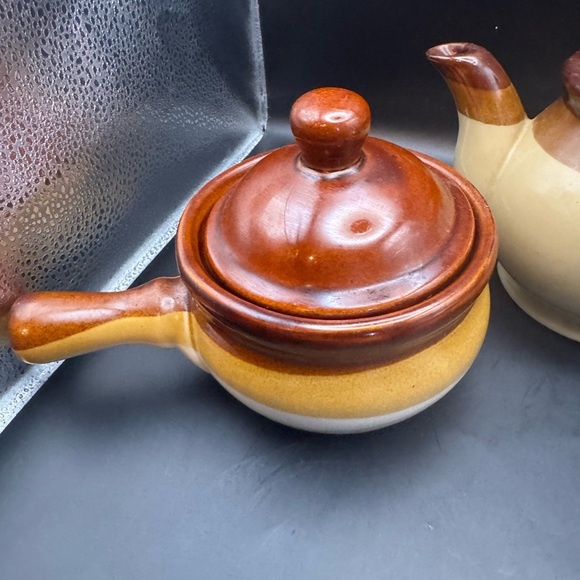 Vintage Brown and Tan Teapot And Two Bowls With Handles And Lids Stoneware Set - Picture 5 of 14
